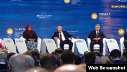 Володимир Путін виступає на Петербурзькому міжнародному економічному форумі