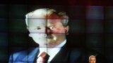 Lider SPS-a Ivica Dačić ispod slike Slobodana Miloševića, 2007.