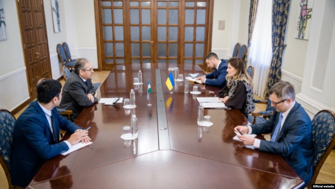 Ўзбекистон элчисининг Украина расмийлари билан учрашуви 3 март куни бўлиб ўтган. Украина ТИВ фотоси.