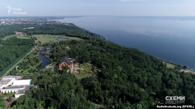 Причиною поспіху в самій АРМА називають нещодавно відкрите кримінальне провадження, у якому співробітників звинувачують у службовій недбалості