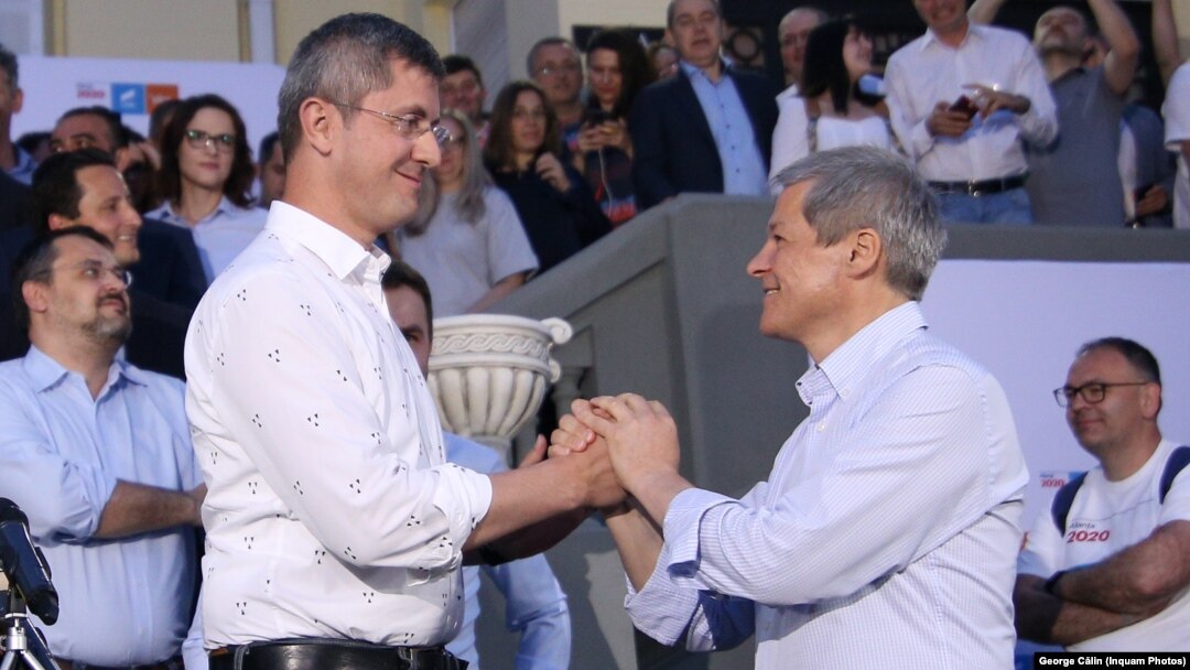 Dan Barna și Dacian Cioloș sunt contracandidați pentru șefia USR PLUS.