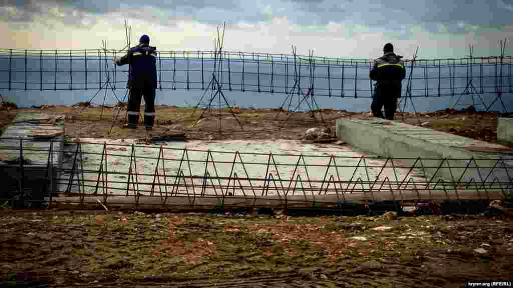 Вирили котлован глибиною п&#39;ять метрів під очисні споруди для тераси монастиря