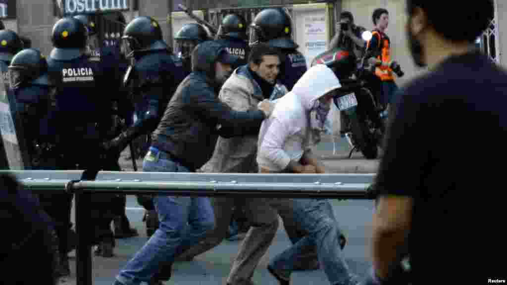 Barcelona, 29.03.2012. Foto: Reuters / Carlos Ruano