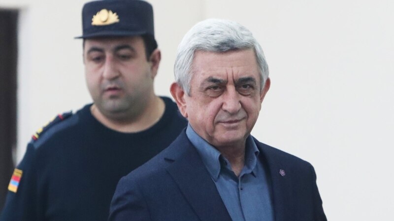 Fostul președinte al Armeniei, Serj Sarkisian, a compărut în fața instanței de judecată