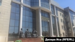 Облыстық сот ғимараты. Көрнекі сурет.