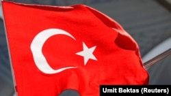 Türkiyə bayrağı, arxiv foto