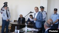 Armenia -- Former President Robert Kocharian speaks during his trial in Yerevan, May 16, 2019.