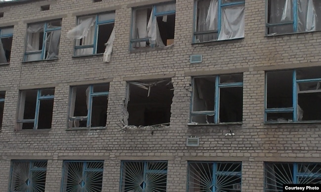 Попадания в школу № 2, Авдеевка, 26 января 2015 года