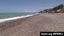 Крым. Бязьлюдны пляж у Нікалаеўцы