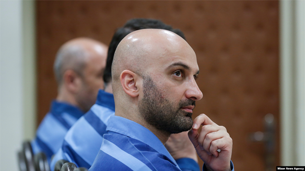 Yasser Ziyaee, former deputy at the Sarmayeh Bank during his trial in Tehran. Undated