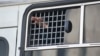 Пытка "стаканом". Как перевозят заключенных в России