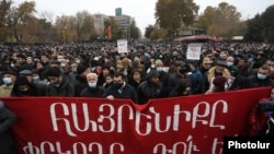 Армения - Сторонники оппозиции проводят демонстрацию на площади Свободы в Ереване, 5 декабря 2020 г.
