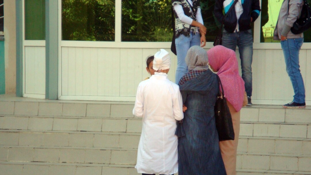 Әйелінің досы жалаңаш