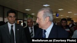 Аяз Муталлибов в бакинском аэропорту, 7 июля 2012