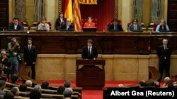 Выступление Карлеса Пучдемона в парламенте Каталонии.