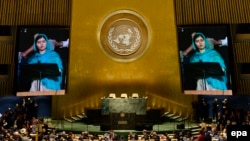Malala Yousufzai duke folur në Kombet e Bashkuara në vitin 2015