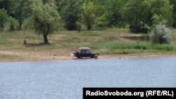 В ОРДЛО за роки російської агресії закрили десятки шахт – вода, якою вони наповнюються, вже три роки прибуває принаймні в одну шахту на вільній території, де її ледь відкачують. Проте, вчені кажуть, що це лише початок. Донецьк, літо 2018-го 