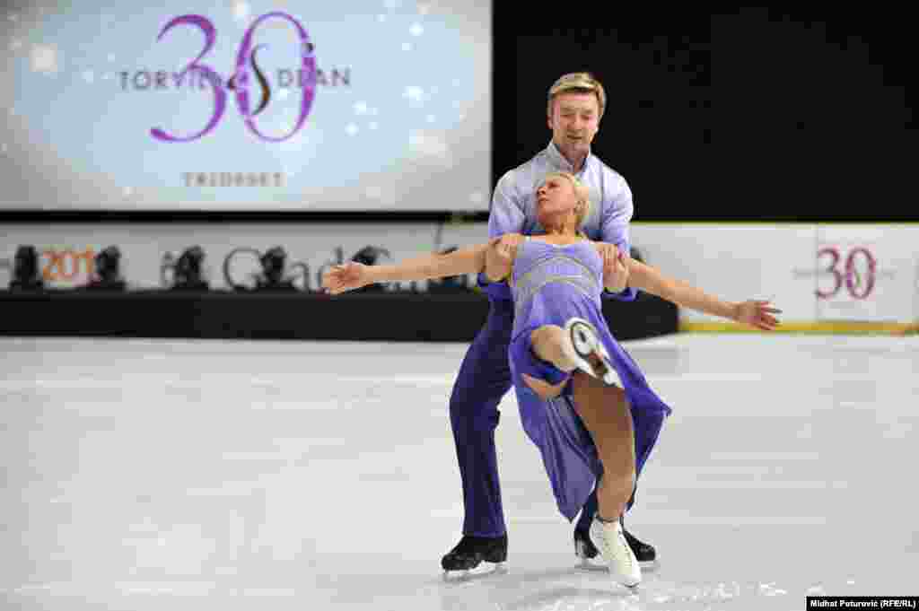 Torvill, 56, and Dean, 55,&nbsp;reenacted their dance to Maurice Ravel&#39;s &quot;Bolero&quot; on the same Olympic rink to mark the anniversary of their success.