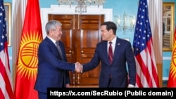 Кыргызстандын Министрлер кабинетинин төрагасы Адылбек Касымалиев менен АКШнын мамлекеттик катчысы Марко Рубио, Вашингтон, 15-апрель, 2026-жыл