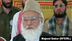 قاضی حسین احمد رهبر سابق حزب جماعت اسلامی پاکستان