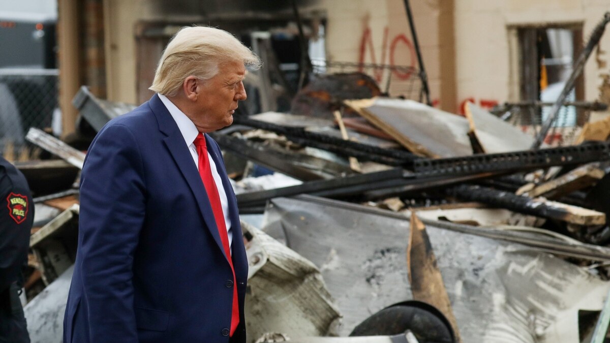 Трамп назвал «актом внутреннего терроризма» беспорядки в Кеноше
