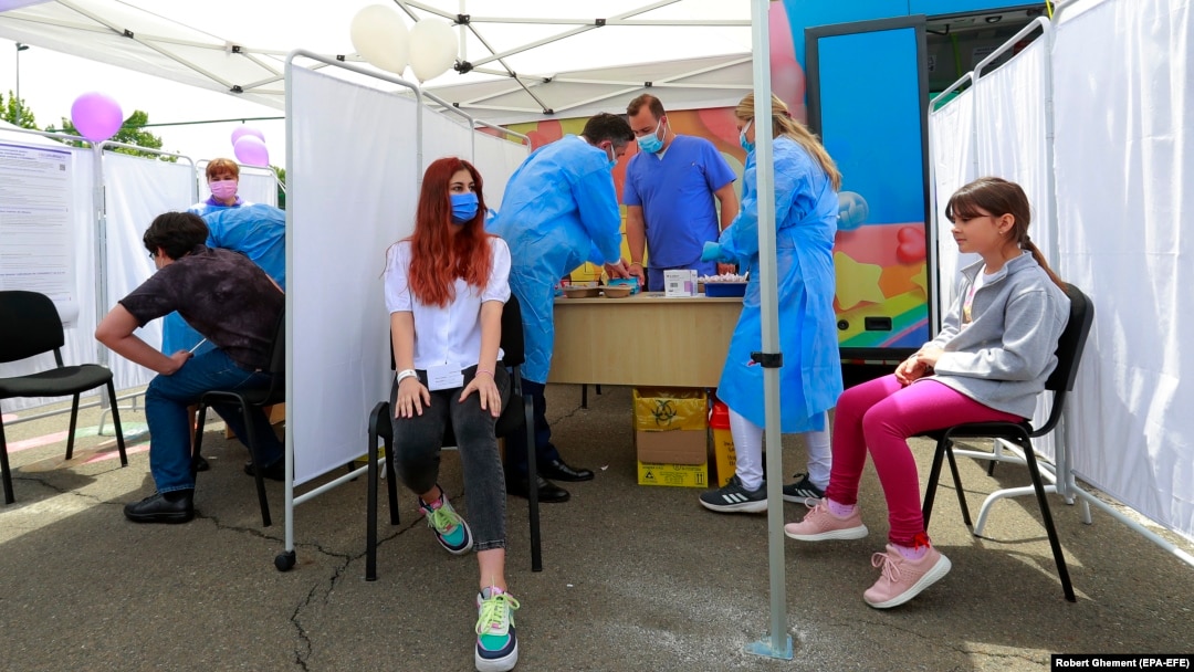 În prima zi de vaccinare, cei mai mulți copii s-au vaccinat în București.