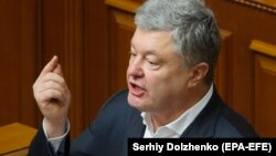 Про те, що Генпрокуратура України готує підозру п’ятому президентові України за статтею про зловживання владою, 2 жовтня повідомило агентство «Інтерфакс-Україна» із посиланням на джерело в ГПУ