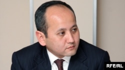 Мұхтар Әблязов, қуғындағы оппозициялық саясаткер, банкир.