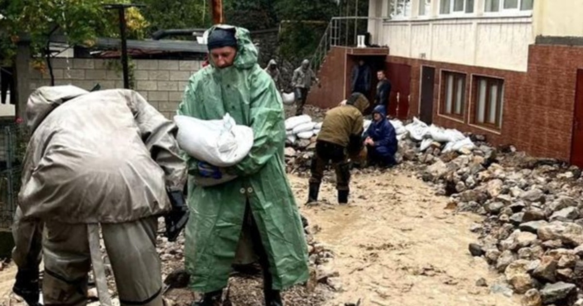 Повінь на південному березі Криму: наслідки шторму (фото)