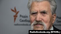 Левко Лук'яненко, український дисидент, політв'язень, Герой України