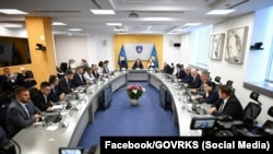 Qeveria në detyrë e Kosovës gjatë një mbledhjeje. Fotografi nga arkivi. 