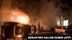 Vatrogasci gase zapaljen automobil, Nantes