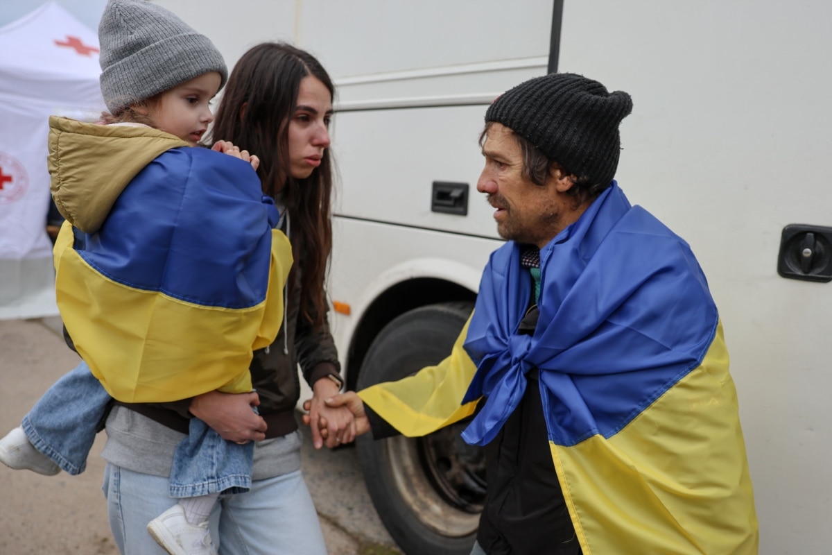 Ірина з донечкою дочекалася з Олешок свого хрещеного батька