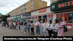 Ланцуг салідарнасьці мэдыкаў у Бабруйску, 12 жніўня 2020