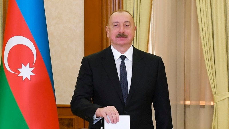 ЦИК Азербайджана: Алиев набирает 92,1% голосов