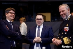 Міністр закордонних справ Чехії Ян Ліпавський та голова Військового комітету НАТО Роб Бауер під час зустрічі міністрів закордонних справ країн Альянсу в штаб-квартирі НАТО. Брюссель, Бельгія, 4 грудня 2024 року