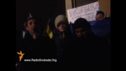 Варшав’яни вшанували вбитих у Києві мітингувальників