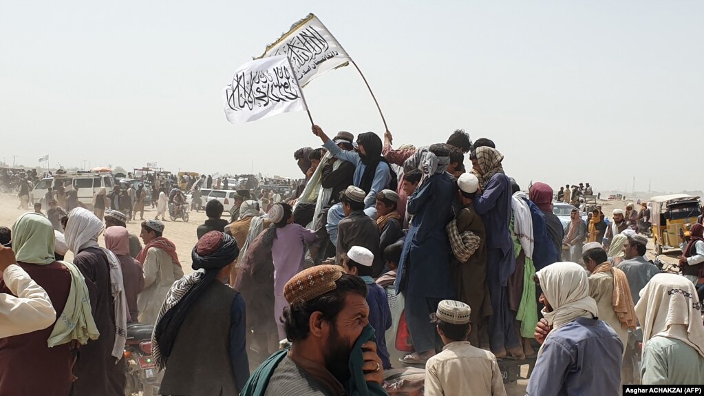 نیروهای طالبان در در شهر سپین بولدک، واقع در جنوب افغانستان