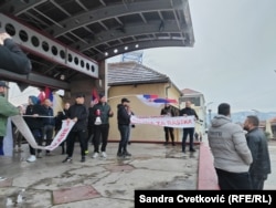 Protestë në qendër të Surdullicës për shkak të vdekjes së një qytetari në një aksident trafiku, 19 shkurt 2026.