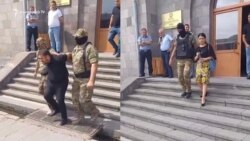 Դատարանը քննում է Գորիսի փոխքաղաքապետերին կալանավորելու միջնորդությունը