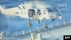 კადრი აშშ-ის გენერალური პროკურორის, პემ ბონდის მიერ 10 დეკემბერს გავრცელებული ვიდეოდან, რომელიც, მისი ინფორმაციით, ასახავს სანქცირებული ტანკერის დაკავებას ვენესუელის სანაპიროსთან