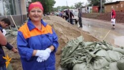 Хабаровск. Жители защищают свой город от наводнения