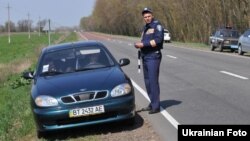 Ukraine -- road policemen, Kyiv, 03Jun2011