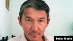 Независимый журналист из Узбекистана Сид Янышев.
