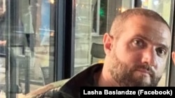 დავით ფეიქირიშვილი კლინიკაში დაახლოებით 19:20 საათისთვის შეიყვანეს.