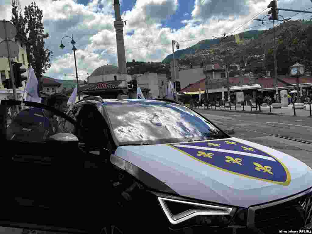 Navijači u centru Sarajeva uoči utakmice Bosna i Hercegovina - Kanada.