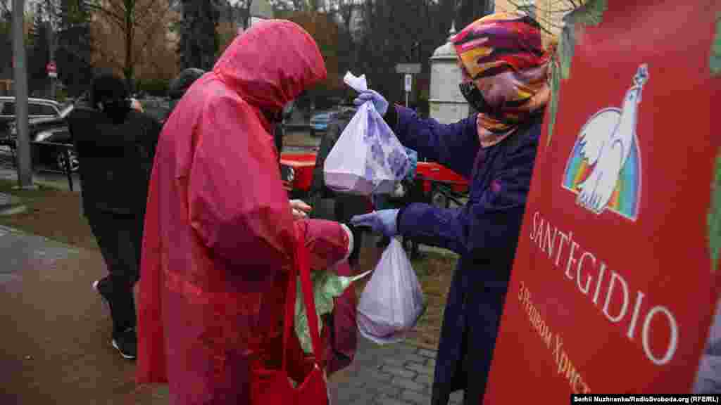 Подарунки волонтери зібрали завдяки проєкту &laquo;Таємний Санта&raquo;, до якого долучилося понад 1500 охочих