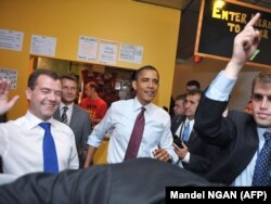 Mosolyt fakasztott Obama burgerdiplomáciája – 2010. június 24.