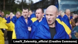 Украінскія вайскоўцы, вернутыя з расейскага палону