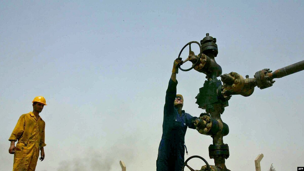 Iraqi Oil Auction Draws Strong Foreign Interest